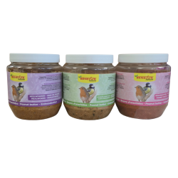 Vogelpindakaas Trio Bosvruchten, Meelwormen en Zonnepitten (12x350gram) Vogelpindakaas Trio Bosvruchten, Meelwormen en Zonnepitten (12x350gram)