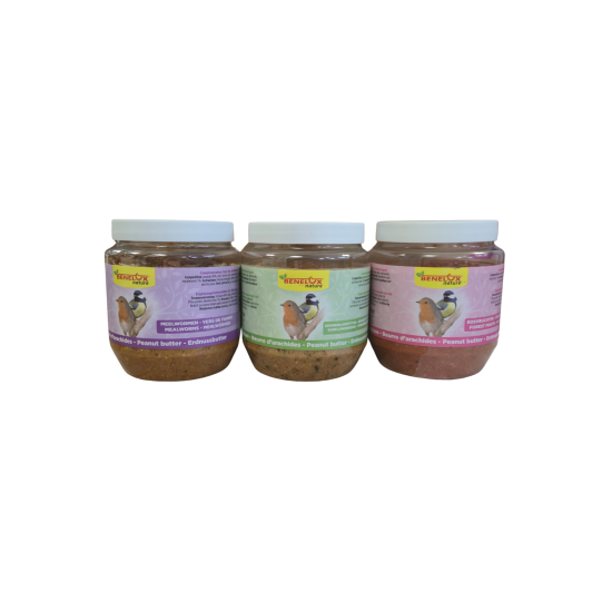Vogelpindakaas Trio Bosvruchten, Meelwormen en Zonnepitten (12x350gram) Vogelpindakaas Trio Bosvruchten, Meelwormen en Zonnepitten (12x350gram)