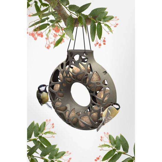 Super Mezenbolhouder - Geschikt voor 8 tot 10 mezenbollen - 100% gerycled materiaal Super Mezenbolhouder - Geschikt voor 8 tot 10 mezenbollen - 100% gerycled materiaal